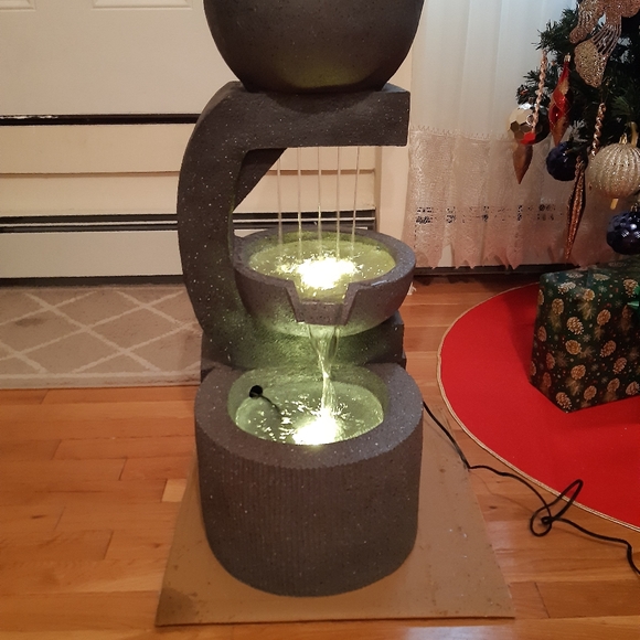 Pot water fountain with LED lights - Picture 4 of 4